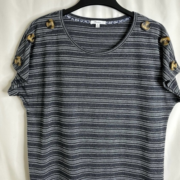 89th + Madison, Women’s Gray Shirt Size XL - Picture 3 of 7